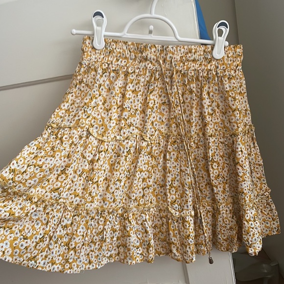 Floral skirt - Picture 2 of 4